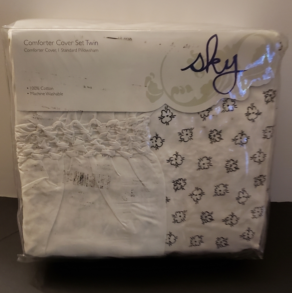 Sky White Twin Comforter Cover Set with Black Floral Print